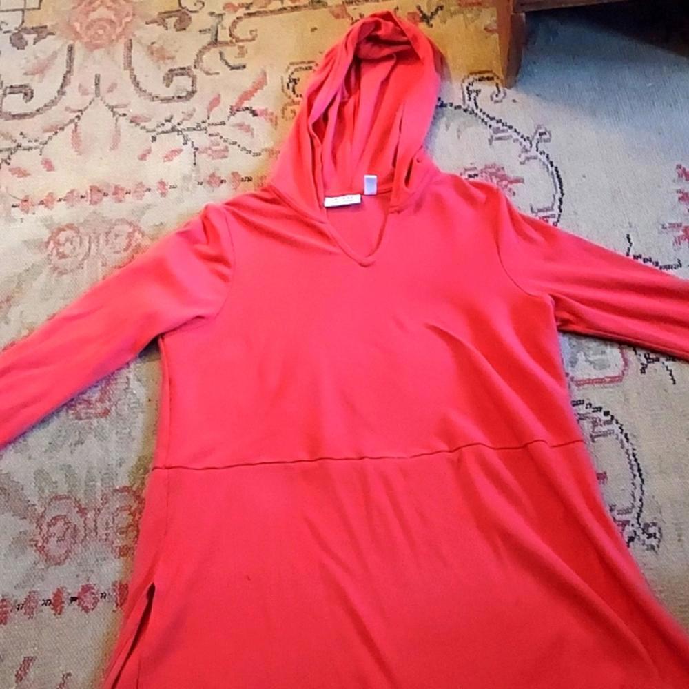 D And Co. L Womens Dark Coral Tunic With Side Slits.